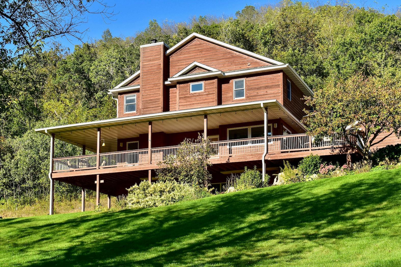 24242 Pfeiffer Hill Road Winona MN 55987