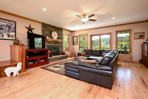 24242 Pfeiffer Hill Road Winona MN 55987