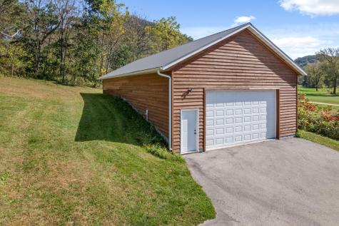 24242 Pfeiffer Hill Road Winona MN 55987