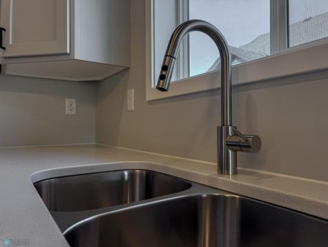 1107 60th Avenue W West Fargo ND 58078