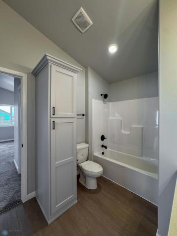 1107 60th Avenue W West Fargo ND 58078