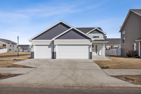 5891 59th Avenue S Fargo ND 58104