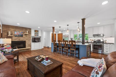 1842 Beecher Drive Eagan MN 55122