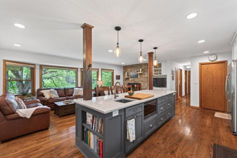 1842 Beecher Drive Eagan MN 55122