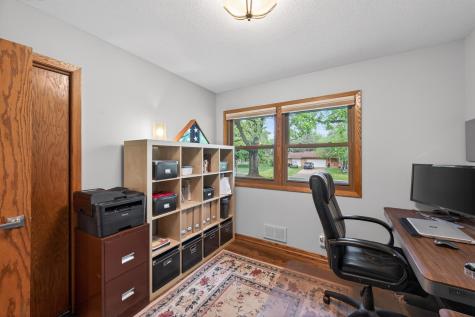1842 Beecher Drive Eagan MN 55122