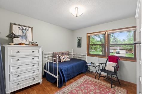 1842 Beecher Drive Eagan MN 55122