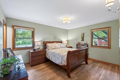 1842 Beecher Drive Eagan MN 55122