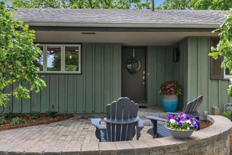 1842 Beecher Drive Eagan MN 55122