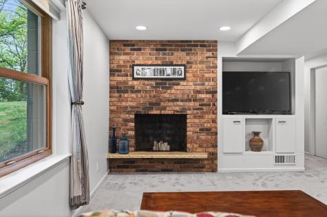 1842 Beecher Drive Eagan MN 55122
