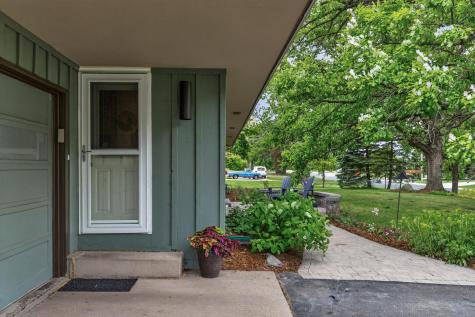 1842 Beecher Drive Eagan MN 55122