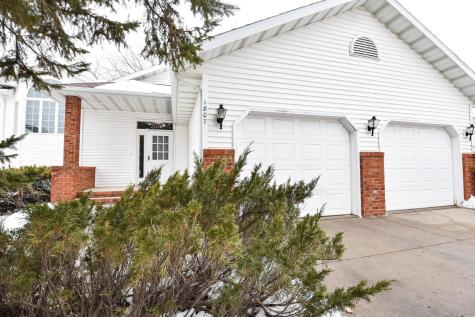 1807 33rd Street S Moorhead MN 56560