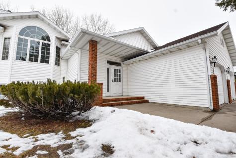 1807 33rd Street S Moorhead MN 56560