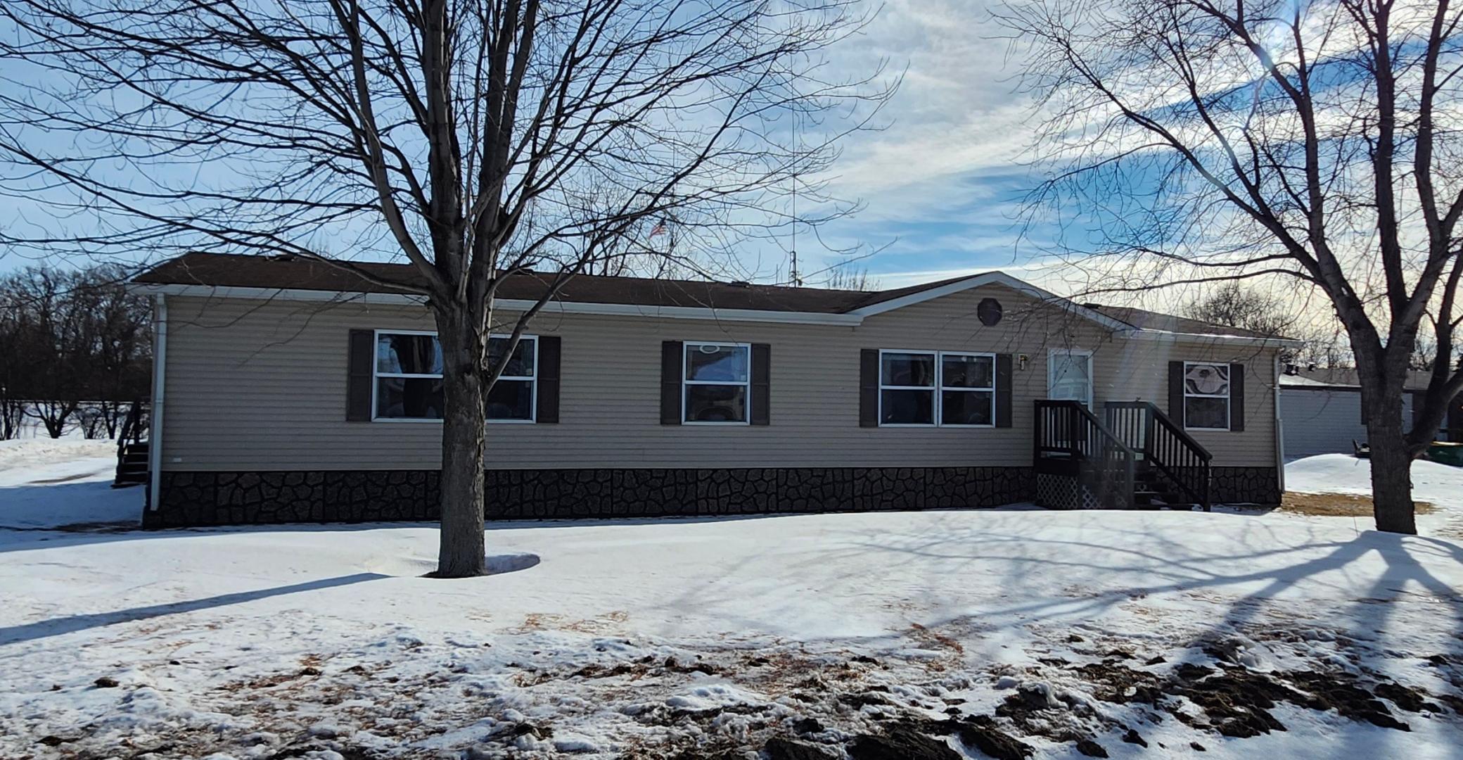 617 6½ Avenue Milnor ND 58060