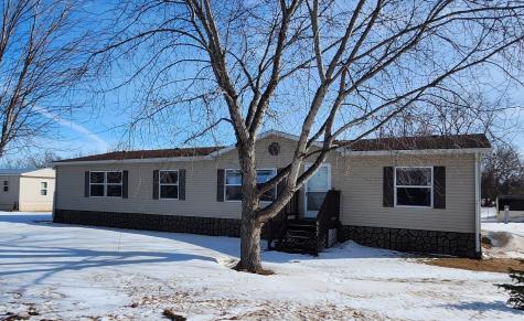 617 6½ Avenue Milnor ND 58060