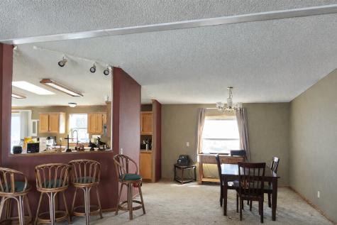 617 6½ Avenue Milnor ND 58060