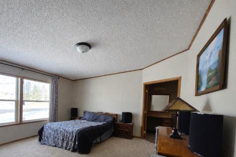 617 6½ Avenue Milnor ND 58060