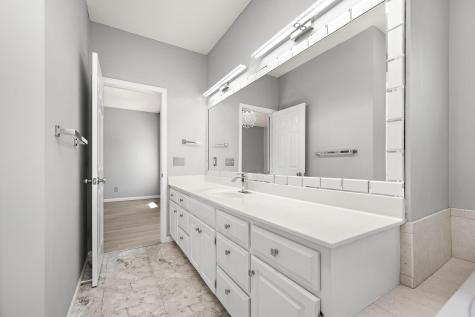 20337 Ipava Avenue Lakeville MN 55044