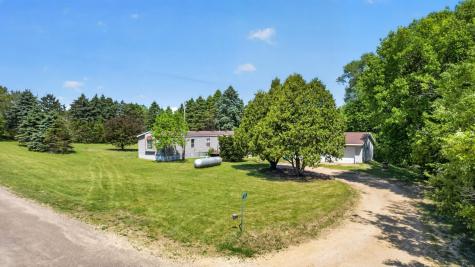 16122 627th Street Kellogg MN 55945