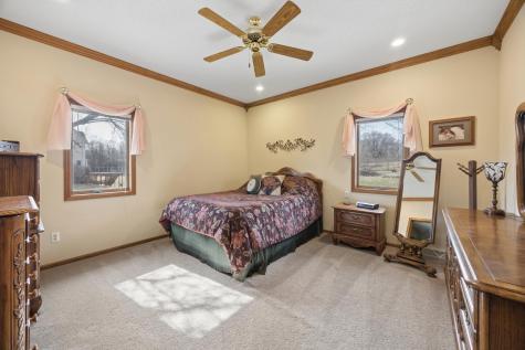 4465 Farmdale Circle Saint Augusta MN 56301