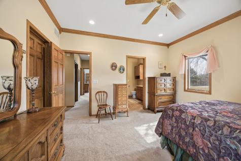 4465 Farmdale Circle Saint Augusta MN 56301