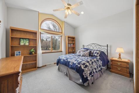 4465 Farmdale Circle Saint Augusta MN 56301