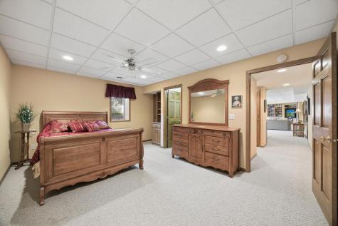 4465 Farmdale Circle Saint Augusta MN 56301
