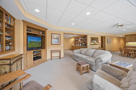4465 Farmdale Circle Saint Augusta MN 56301