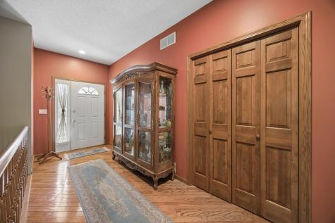 4465 Farmdale Circle Saint Augusta MN 56301