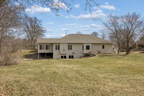 4465 Farmdale Circle Saint Augusta MN 56301