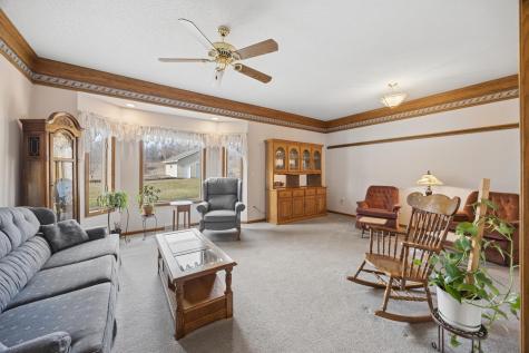4465 Farmdale Circle Saint Augusta MN 56301