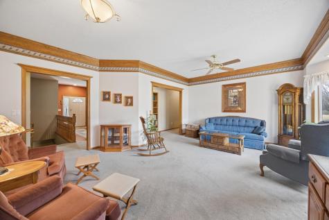 4465 Farmdale Circle Saint Augusta MN 56301