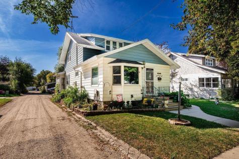 1364 12th Avenue S Fargo ND 58103