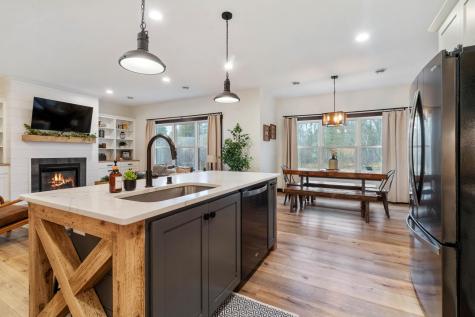 59 E Riverside Road Esko MN 55733