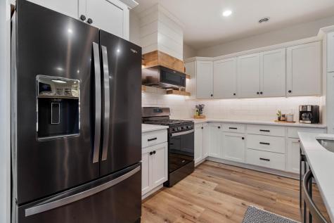 59 E Riverside Road Esko MN 55733