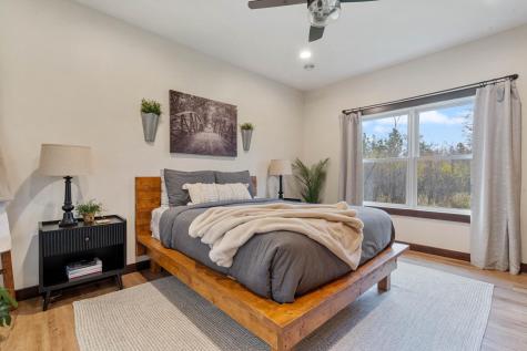 59 E Riverside Road Esko MN 55733