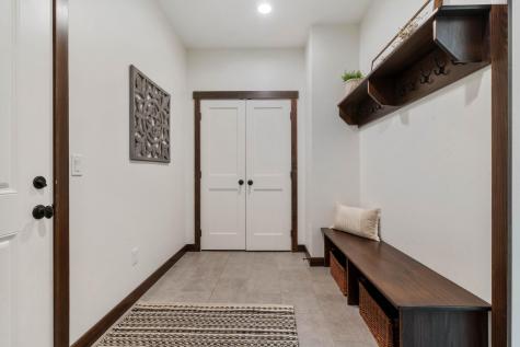 59 E Riverside Road Esko MN 55733