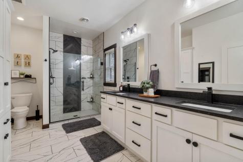59 E Riverside Road Esko MN 55733