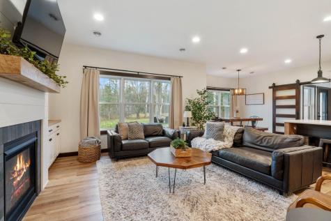 59 E Riverside Road Esko MN 55733