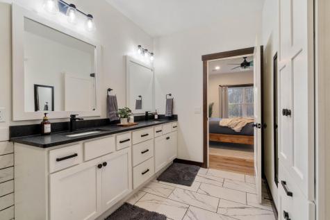 59 E Riverside Road Esko MN 55733