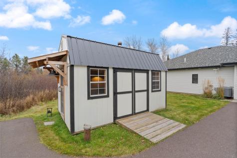 59 E Riverside Road Esko MN 55733