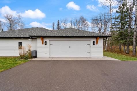 59 E Riverside Road Esko MN 55733