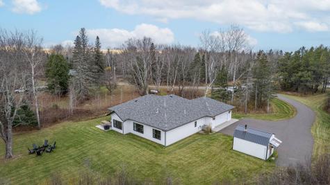 59 E Riverside Road Esko MN 55733