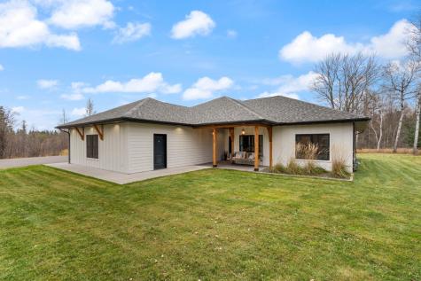 59 E Riverside Road Esko MN 55733