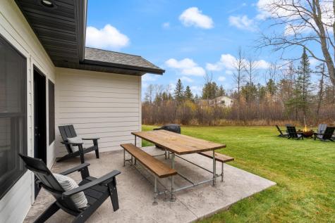 59 E Riverside Road Esko MN 55733
