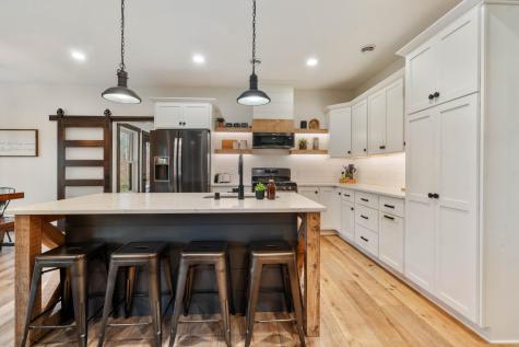 59 E Riverside Road Esko MN 55733