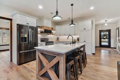 59 E Riverside Road Esko MN 55733
