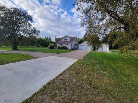 551 Wall Avenue Horace ND 58047