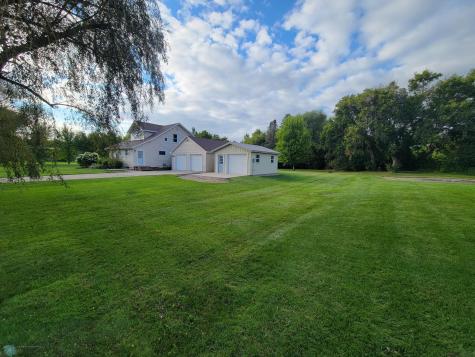 551 Wall Avenue Horace ND 58047