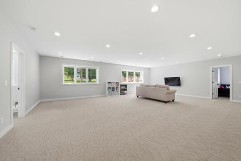25155 Glen Road Excelsior MN 55331