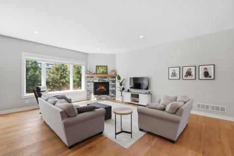 25155 Glen Road Excelsior MN 55331